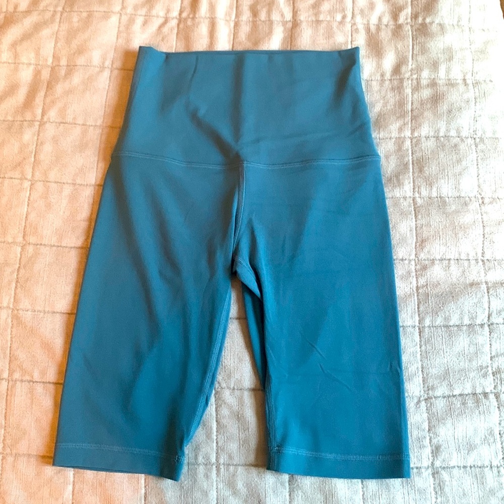 Lululemon Size 4 High- Waisted Align Biker Shorts - Teal